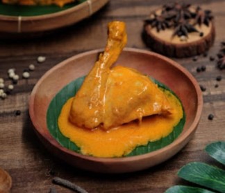 Resto Padang Merdeka Sajikan Makanan Kaya Rasa Khas Minang