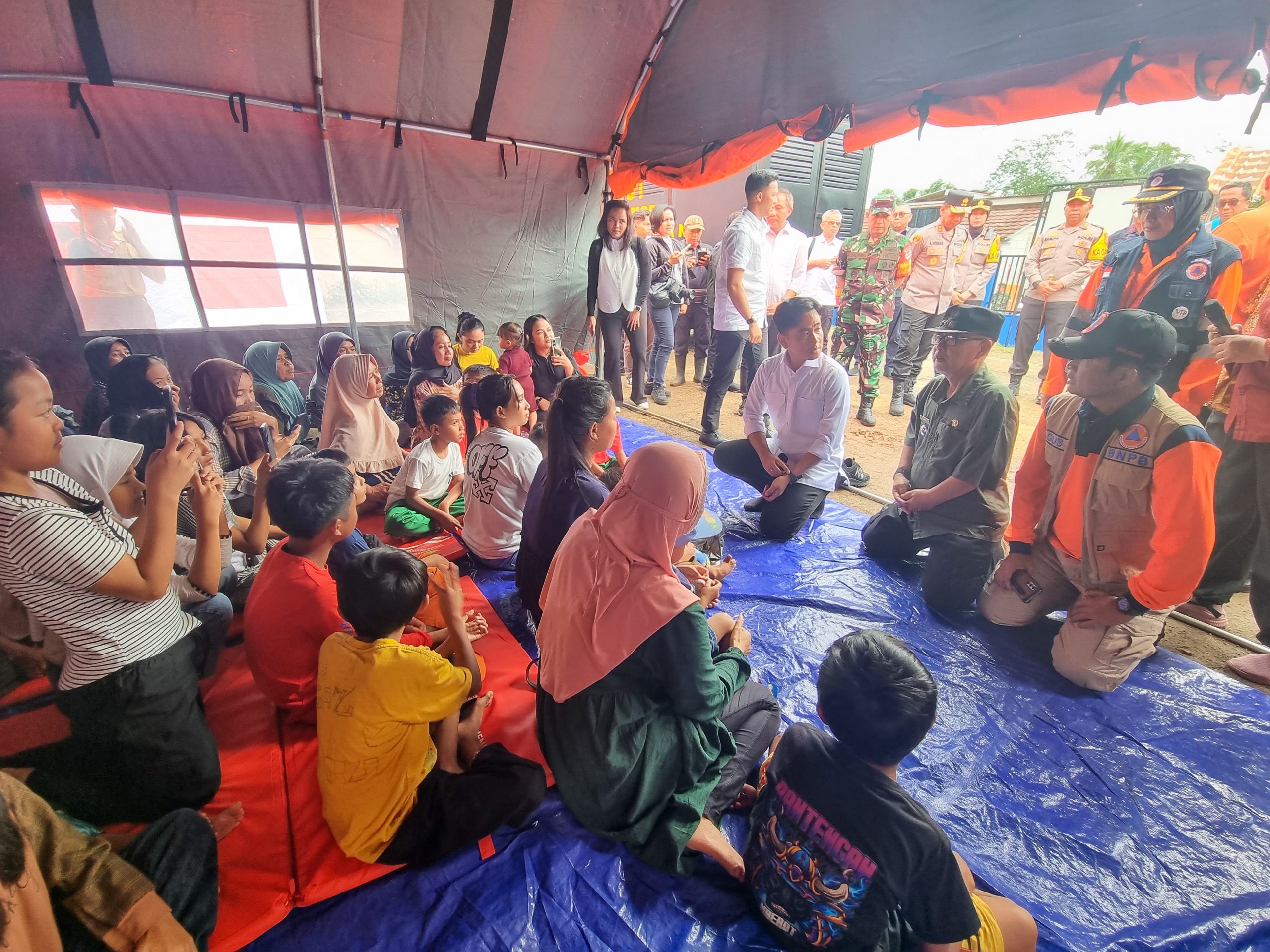 Wapres Gibran Tinjau Lokasi Bencana di Sukabumi