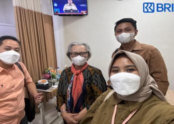 BRI Kantor Cabang Tangerang Merdeka Lakukan Kunjungan kepada Nasabah yang Sedang Sakit