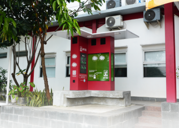 Semen Merah Putih Uji “Pohon Cair” Penyerap Karbon di Bekasi