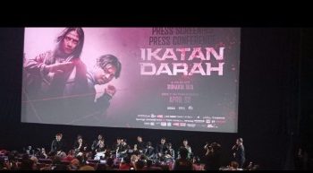 Film Ikatan Darah Menyajikan Roller Coaster Ride Action! Duel Laga Karakter Utama Perempuan yang Fresh Sekaligus Emosional dalam Misi Selamatkan Keluarga dari Jeratan Lintah Darat